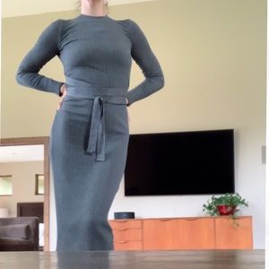 Zara LongSleeve Gray Knit Ribbed sweater dress midi length Size M